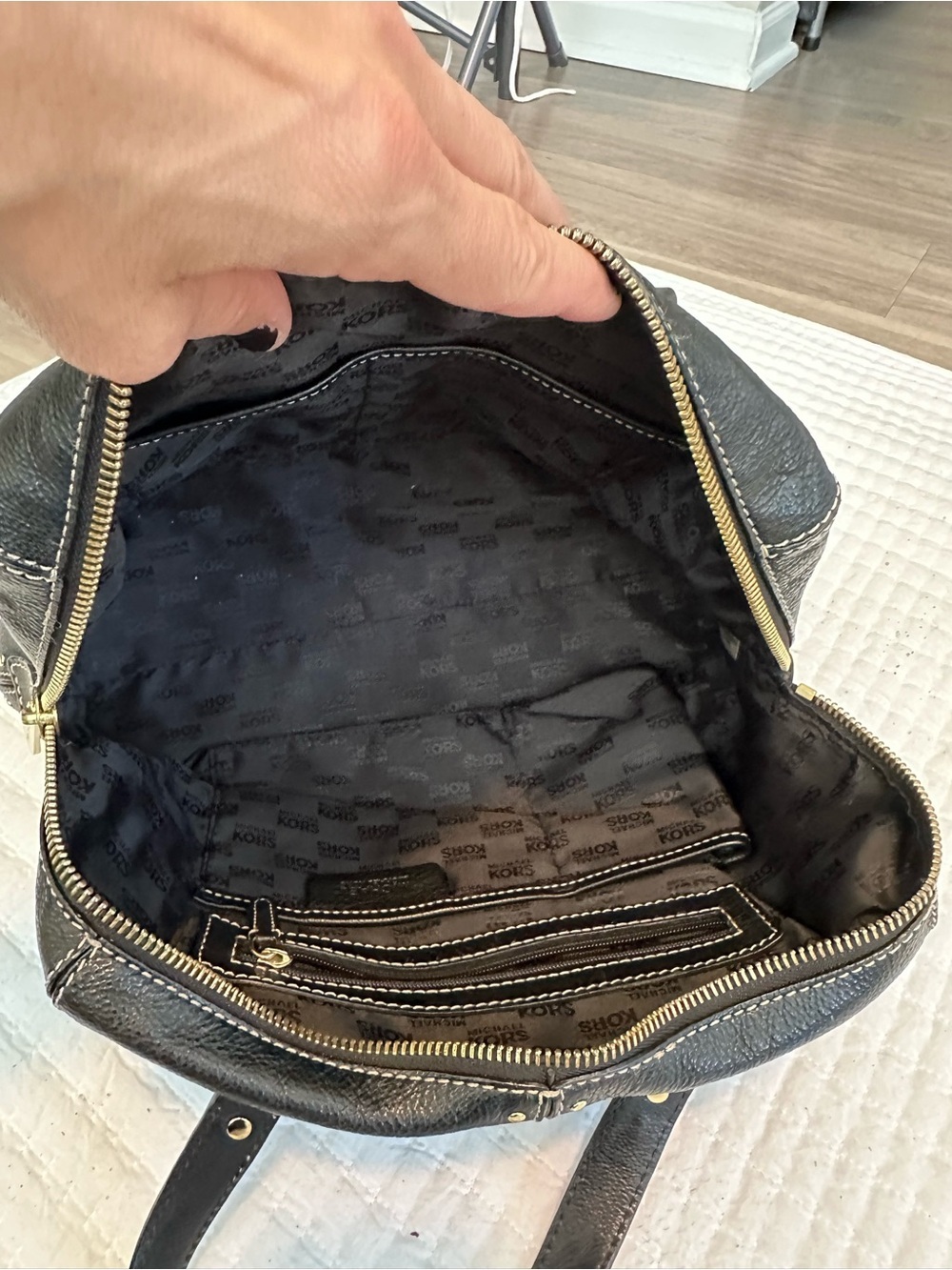 Michael Kors Studded Astor Satchel Black & Gold Soft Leather CLEAN - Picture 9 of 13